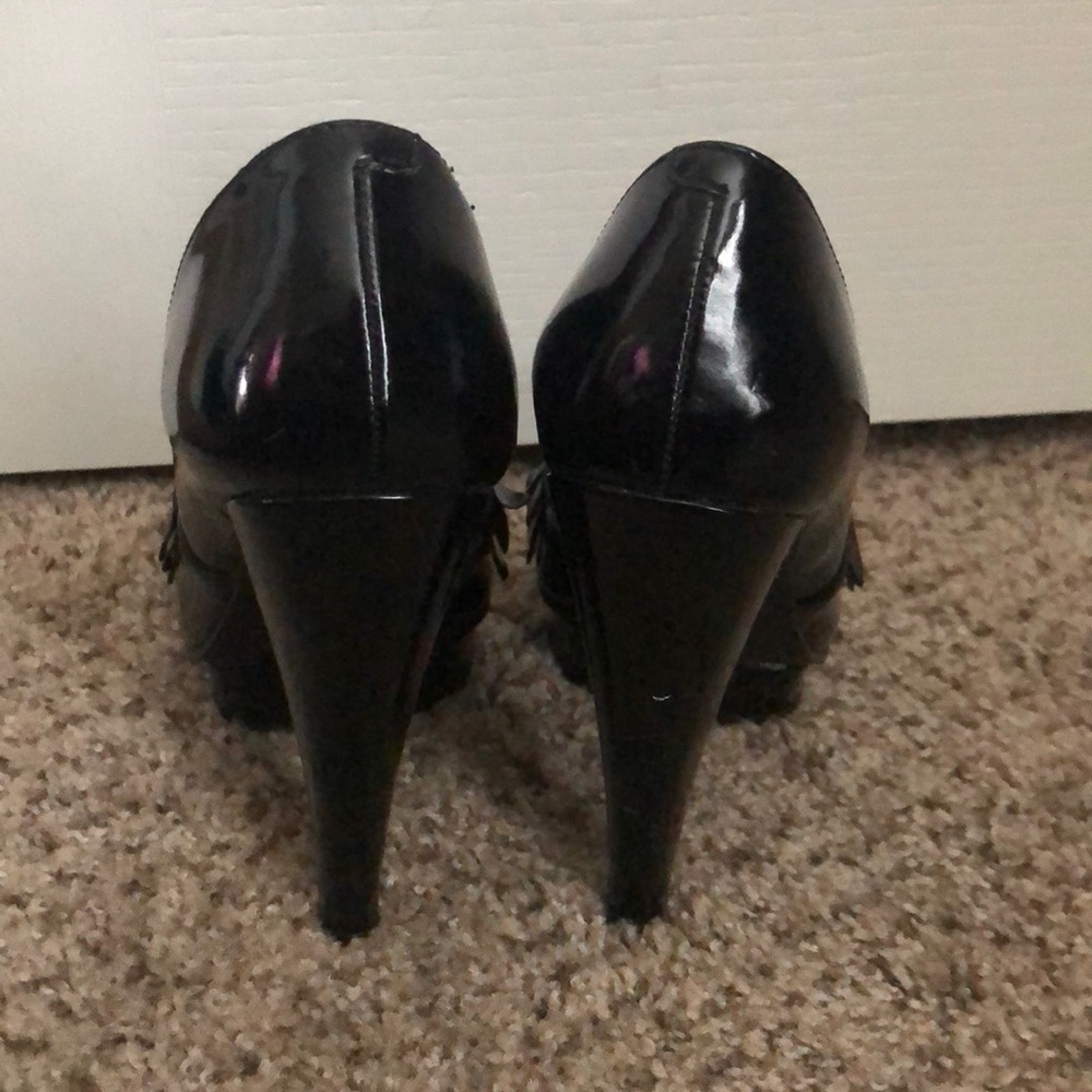 Shoe - Picture 3 of 5